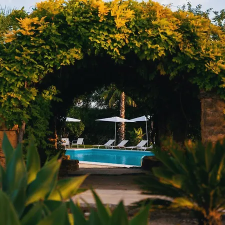Bed & Breakfast Emesh Boutique *