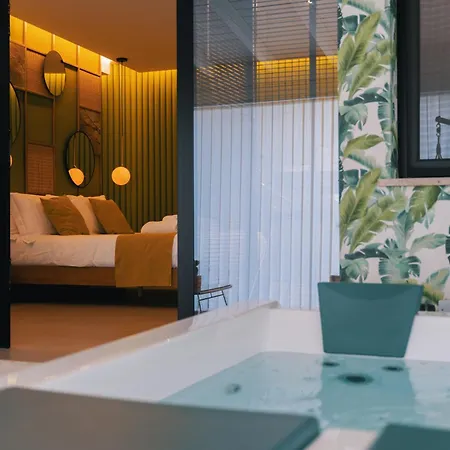 Alojamento de Acomodação e Pequeno-almoço Emesh Boutique 4*