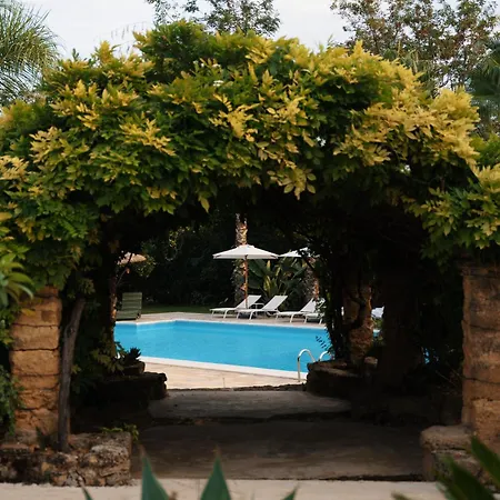 Emesh Boutique Bed & Breakfast 4*