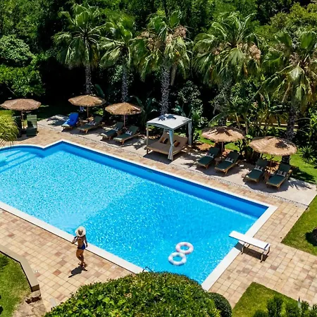 Emesh Boutique 4*