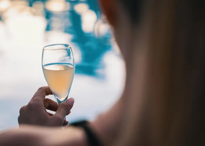 Frühstückspension Emesh Boutique 4*